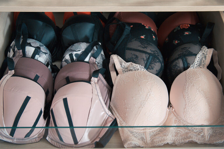 HOW TO BUILD A LINGERIE CAPSULE WARDROBE